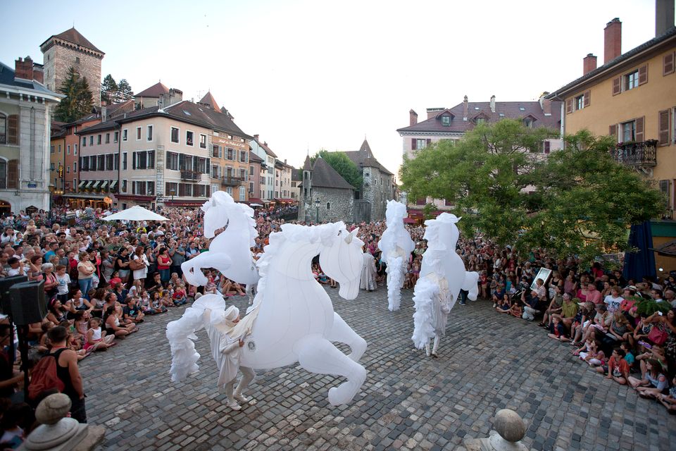 Københavns Gadeteaterfestival rykker ind i fem bydele med 32 gratis arrangementer